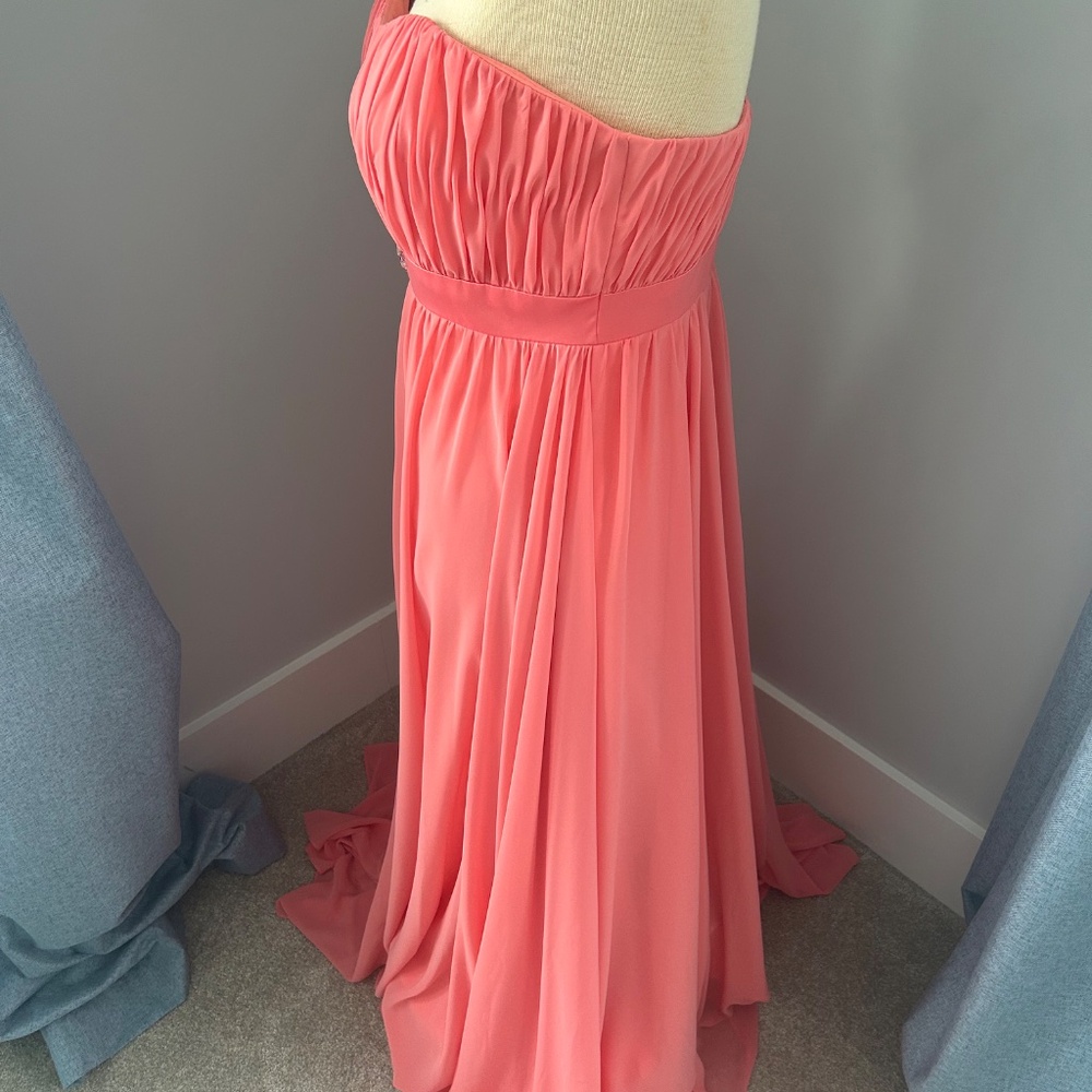 Dress - Picture 3 of 7